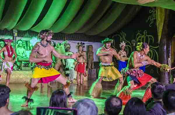 241 - Chile - isla de Rapa Nui o Pascua - danzas tradicionales